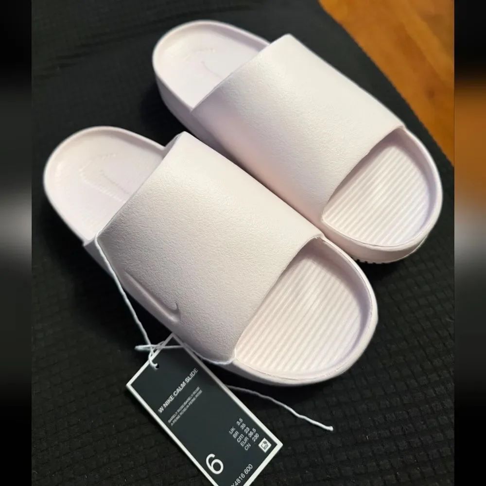 Nike Womens Calm Slides - NWT - SIZE 6